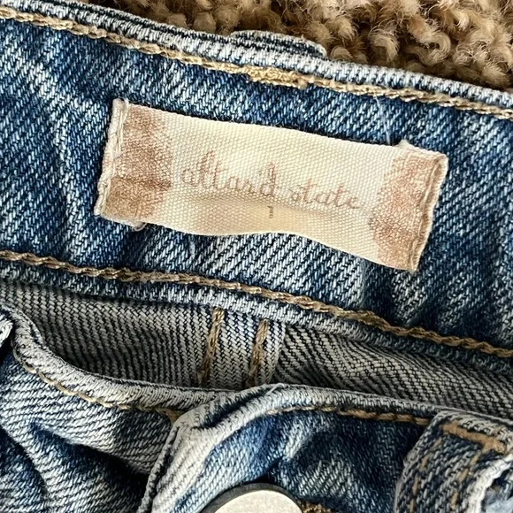 Alter’d State distressed jeans size 1 - Picture 4 of 7